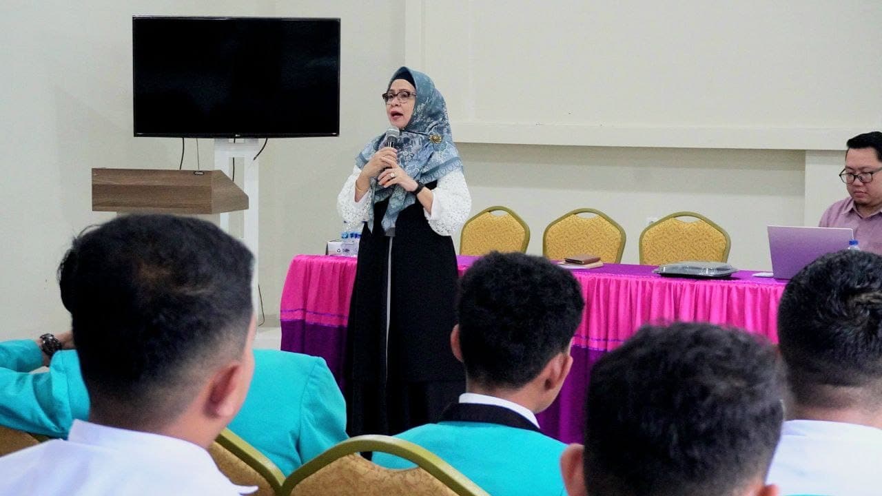 Rektor Titin Motivasi dan Evaluasi 300 Mahasiswa Penerima KIP UBM Gorontalo