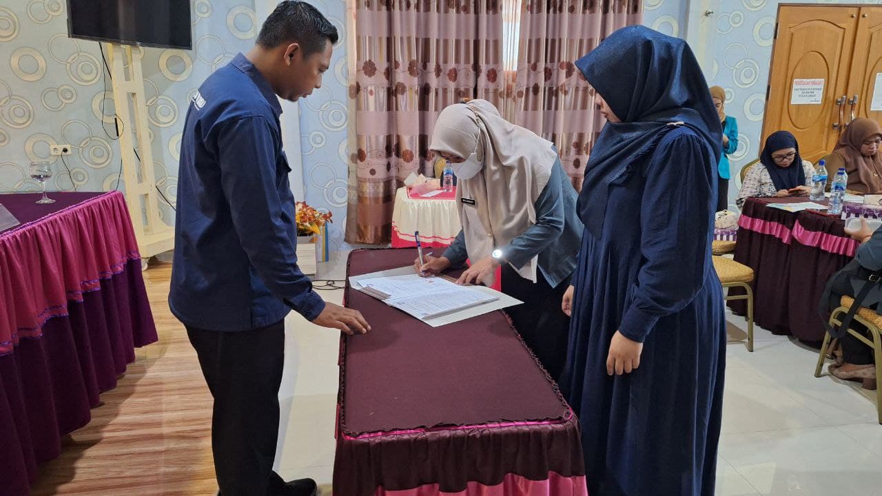 Penandatanganan Implementation Agreement Tutup Rangkaian KKD FIPB UBM Gorontalo